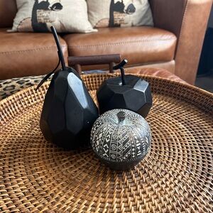 Black Geometric Decor Set